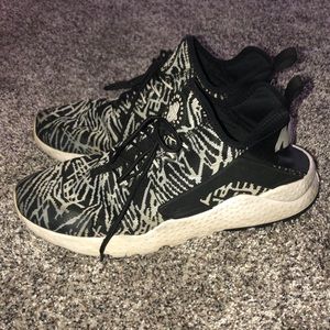 Nike Huarache Striped Shoes